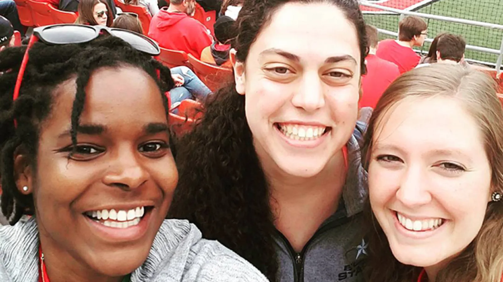 Jasmine Whiteside with 2 friends